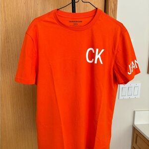 CALVIN KLEIN ORANGE T-SHIRT - NEW - SMALL